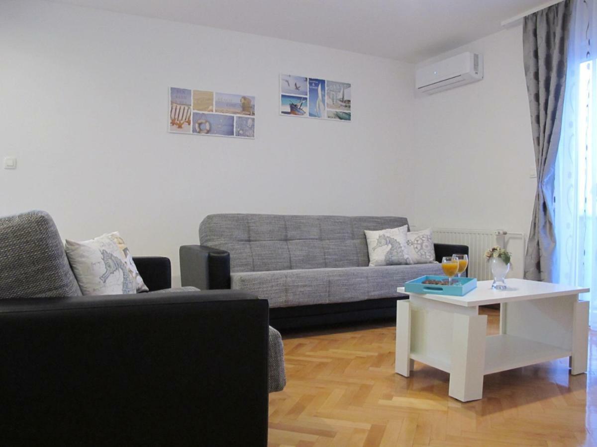 Perivoj Appartement Kaštela Buitenkant foto