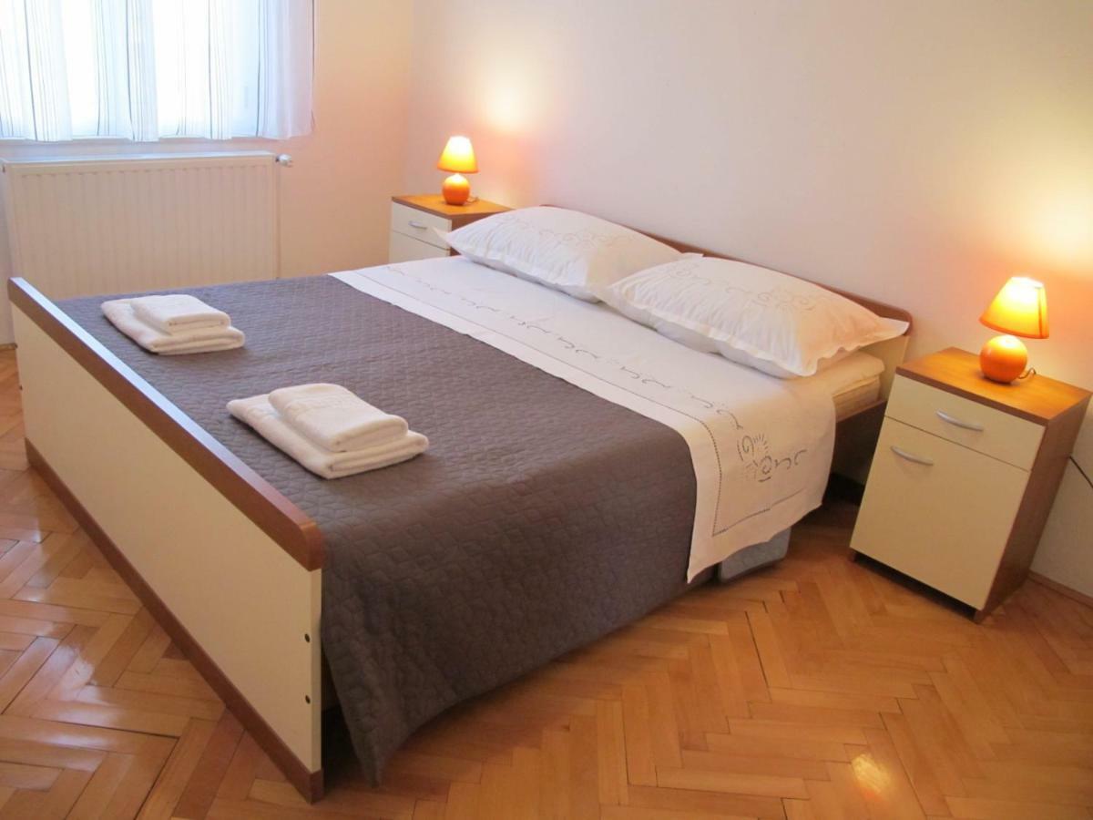 Perivoj Appartement Kaštela Buitenkant foto